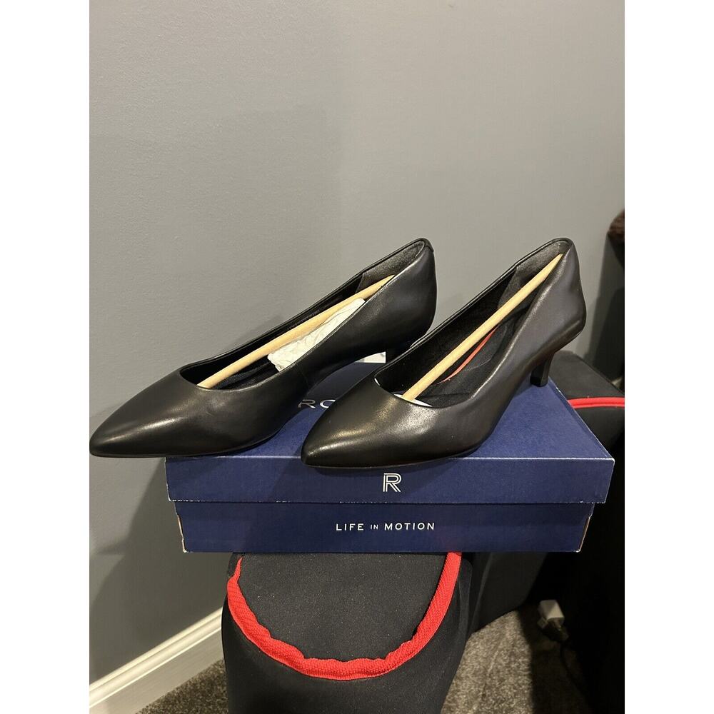 Elegant Black Women's Pumps
